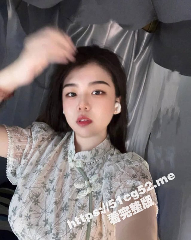 云南大学非常风骚班花 王熙雯 极品巨乳微胖身材 肉感十足 在床上被无套抽插爆操高潮内射都被操哭了-51吃瓜网