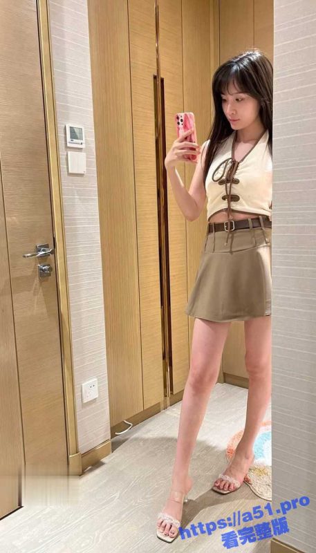 美女公务员为上位 主动要求领导潜规则 办公室跳舞 跪舔口交 穿上情趣内衣足交啪啪！-51吃瓜网