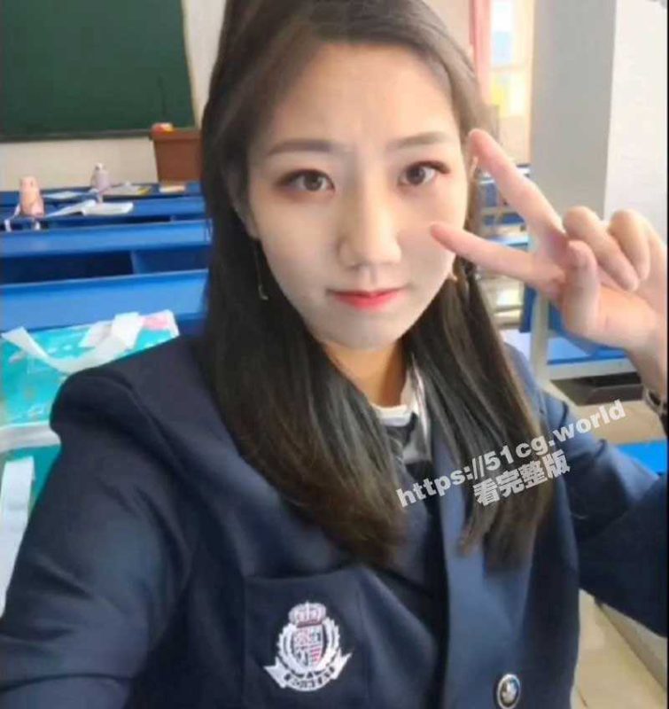 重磅热瓜!贵州师范大学大四田学姐认真吃鸡的样子真迷人-51吃瓜网