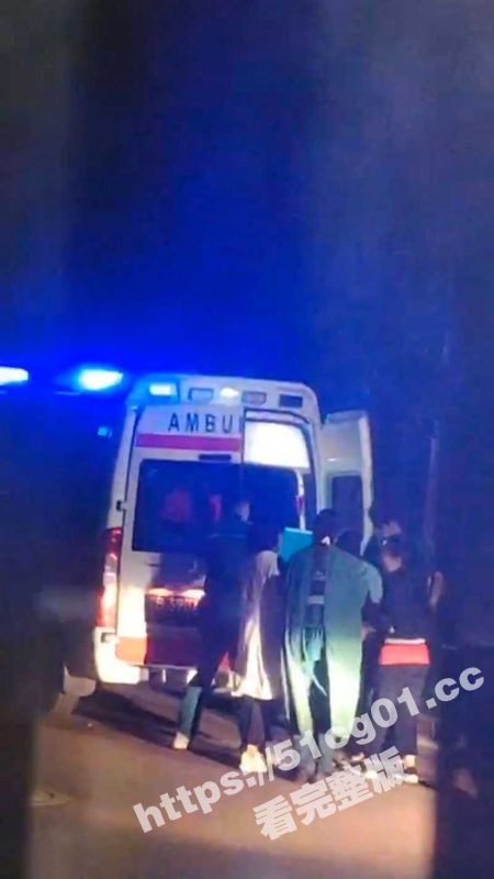 今日速报 实事热点 网传大连某高校厕所生娃 连夜被拉入救护车-51吃瓜网