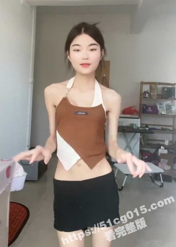 这是你们最想要的筷子腿嘛？堪称白骨精一样的存在  这身板能抗压不 稍一用力会不会散架？-51吃瓜网