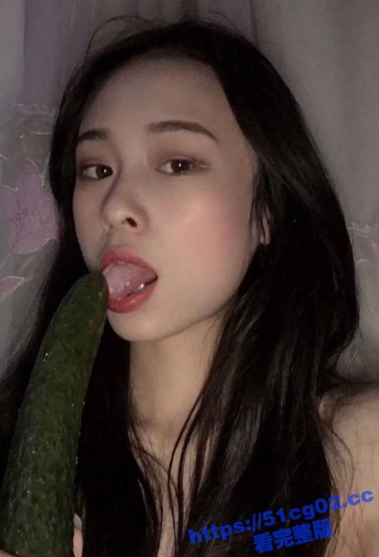 成都车模 王倩 被金主调教 性感肉体上写着羞耻词汇 带到户外露出喝尿！草根膜拜的女神 在土豪这里就是下贱母狗！-51吃瓜网