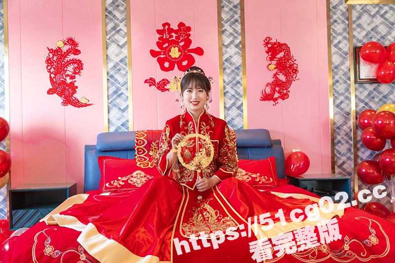 天津反差人妻 冯沛沛 遭绿帽老公投稿曝光 外表端庄小少妇 私底下各种情趣内衣 大肥逼一玩就喷尿！-51吃瓜网