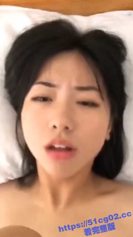 兄弟的极品颜值女友 在床上变身吃屌骚逼 就喜欢被大屌爆操 每次都要射嘴里-51吃瓜网