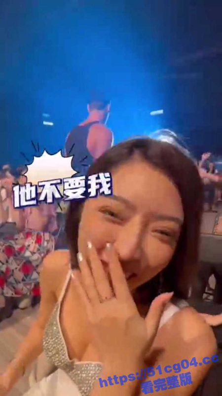 反差性感骚鸡 看到洋屌就走不动路了 笑的合不拢嘴 计这会小穴早就湿了 恨不得马上挨操吧-51吃瓜网