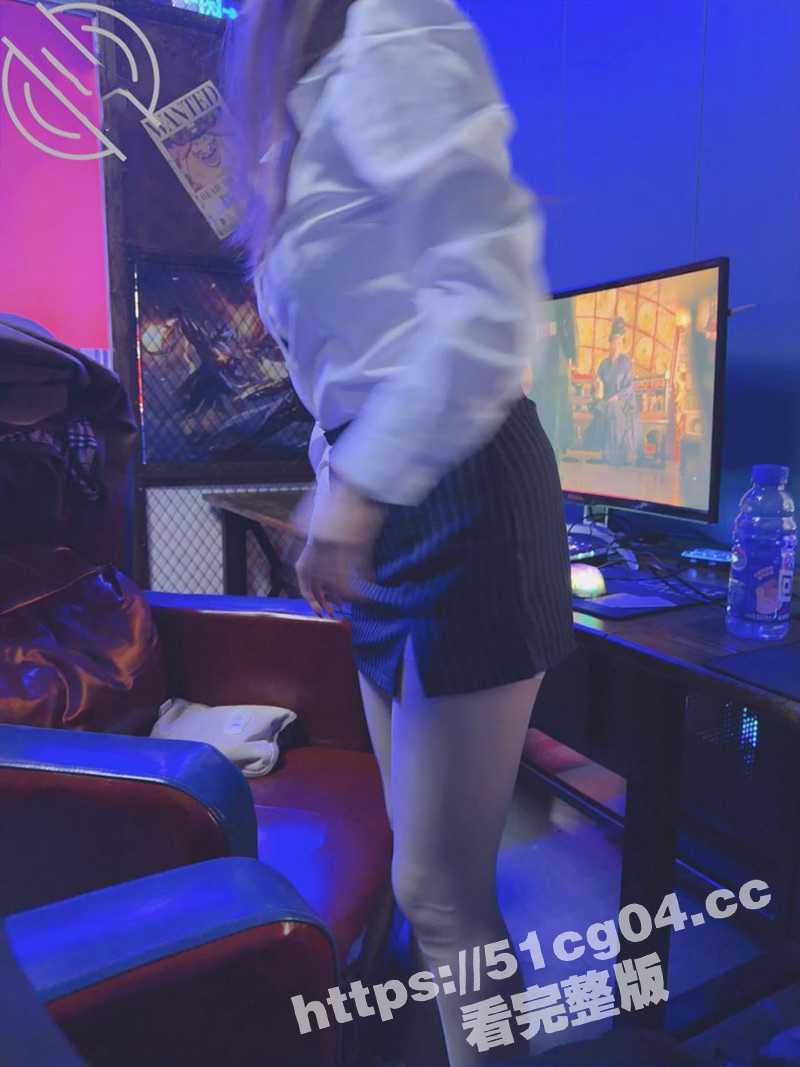 兄妹乱伦大神 妹妹的第一次给了我 新作！带妹妹外出寻刺激 网吧口交 女厕所操逼 不能叫出声差点把妹妹憋坏了！ - 51吃瓜网-51吃瓜网