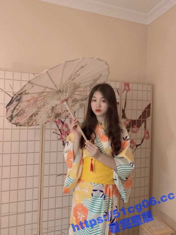 高颜值女大学生李艺大量私拍照片和不雅自拍流出 外表清纯的小母狗 私下非常的反差-51吃瓜网