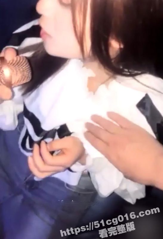 夜场KTV内女孩的真实陪客户日常分享！为了金钱的利益不惜用自己的肉体进行交换！-51吃瓜网