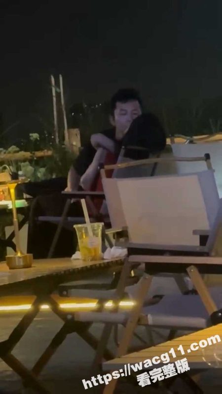 看着对面姐妹躺着被服务抠逼好羡慕啊  淫荡画面看得我口水直流请 请不要羡煞旁人可以吗-51吃瓜网