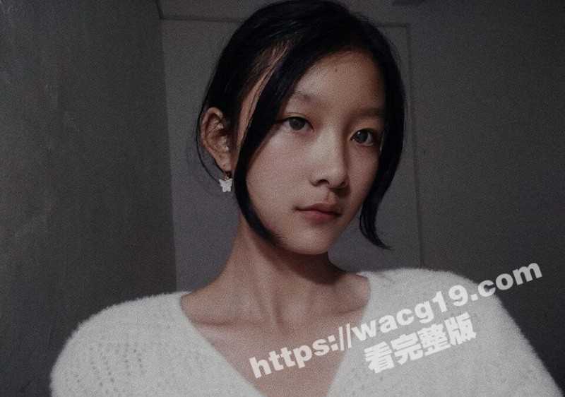 苏州芭蕾舞团演员李艾琳 自慰视频遭渣男泄密！清纯眼镜妹却有着火辣的身材 反差感十足！-51吃瓜网