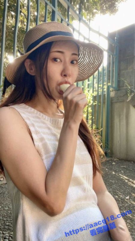 日本极品巨乳人妻 乔宝 居家自慰视频流出 极品美乳骚货床上发情揉奶抠逼-51吃瓜网