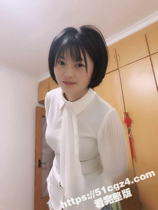 青岛物业经理邹丽霞 极品身材翘臀反差婊 背着老公偷情上司 无套内射当妓女用 做爱视频流出-51吃瓜网