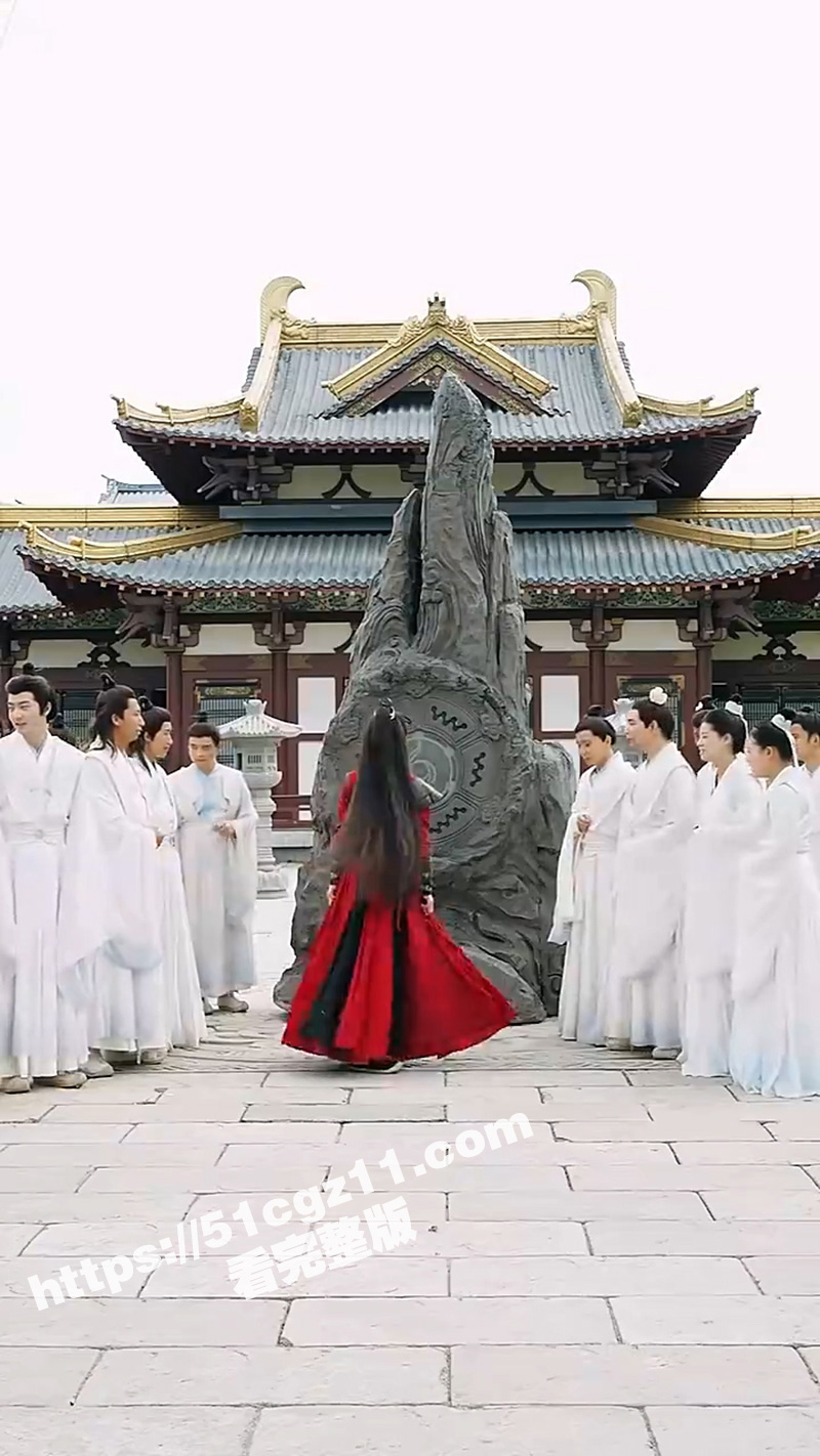 每日短剧《开局女帝我靠科学横扫修仙》小伙意外穿越到修仙世界 凭借机枪大炮征服仙界！ - 51吃瓜网-51吃瓜网