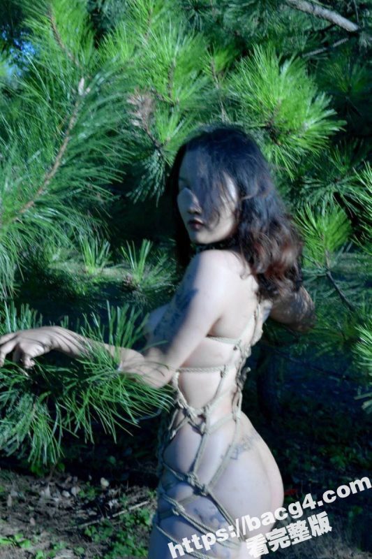 绳艺调教博主 绳道馆 最新作品流出 各种捆绑炮机扇臀调教 整个人都要被玩烂了！-51吃瓜网