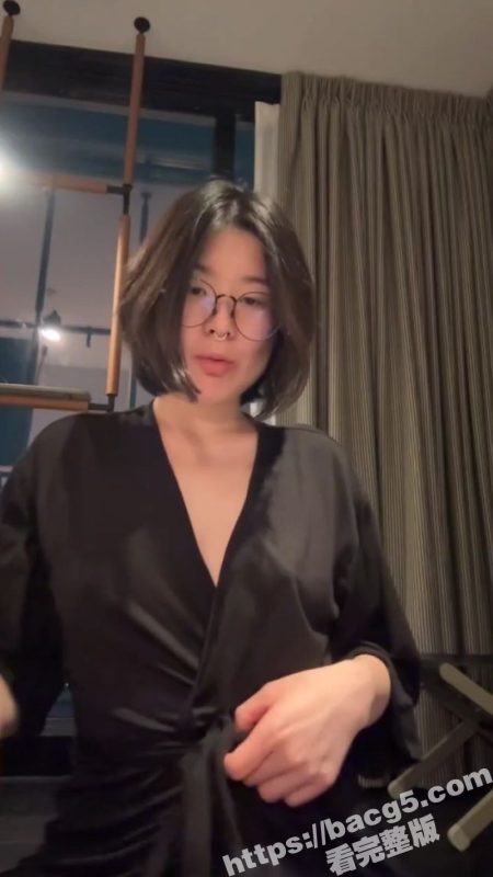 极品蜜桃臀反差婊 金主私拍视频泄露 镜头前全裸搔首弄姿 掰开蜜穴近距离展示!-51吃瓜网