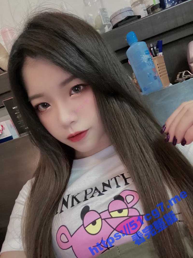 台湾直播卖货情趣用品的牙套台妹自拍福利 性感蕾丝睡衣 学生制服高潮喷水 - 51吃瓜网-51吃瓜网